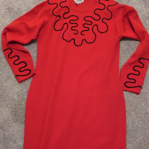 Red Dress - Picture 4 of 5